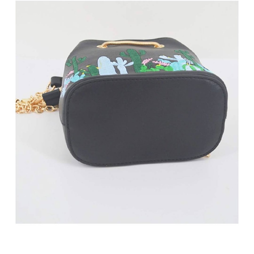Cactus Embroidered Bucket Bag - Picture 4 of 5
